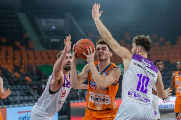 而边卫的助 而边卫的助